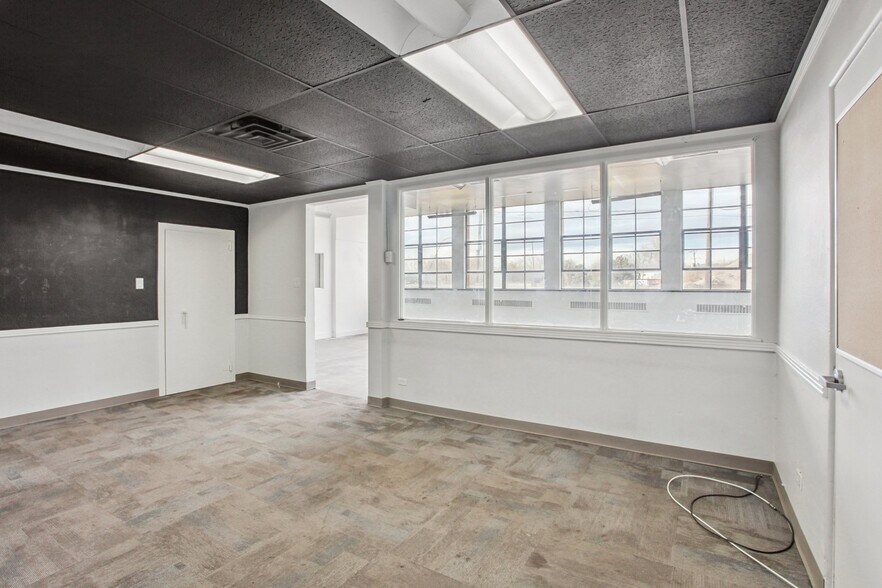 More Photos Of 4800 N Washington St, Denver Warehouse For Lease