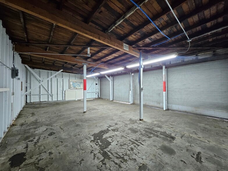 More Photos Of 1144 E Hyde Park Blvd, Inglewood Warehouse For Sale