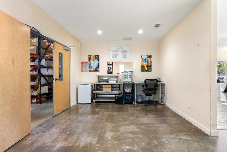 More Photos Of 2000 Windy Ter, Cedar Park Warehouse For Sale