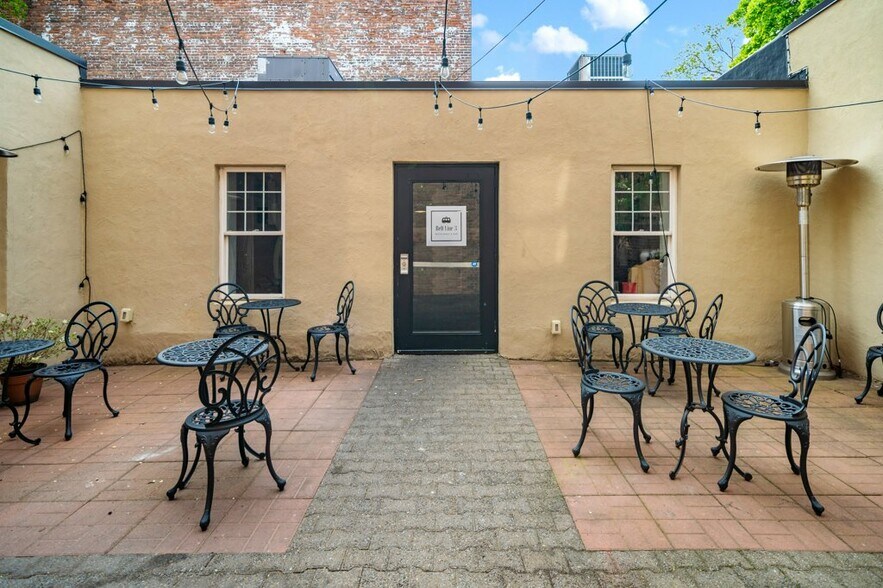 More Photos Of 340 Hamilton St, Albany Restaurant For Sale