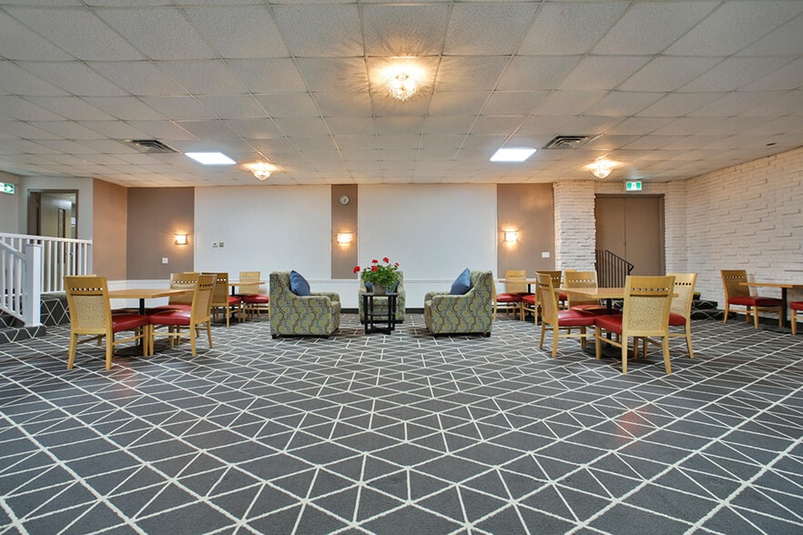 More Photos Of 112 King st, Palmerston Hotel For Sale