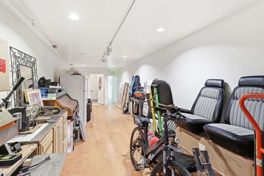 More Photos Of 580 Crespi Dr, Pacifica Warehouse For Sale