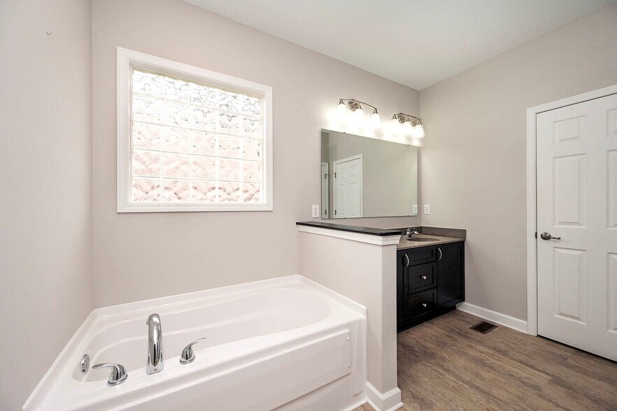 More Photos Of 65 Maplehurst Dr, Brownsburg Office For Sale