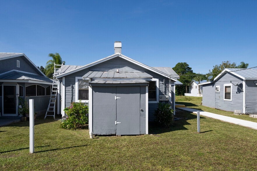 More Photos Of 433 Se Lake St, Stuart Apartments For Sale