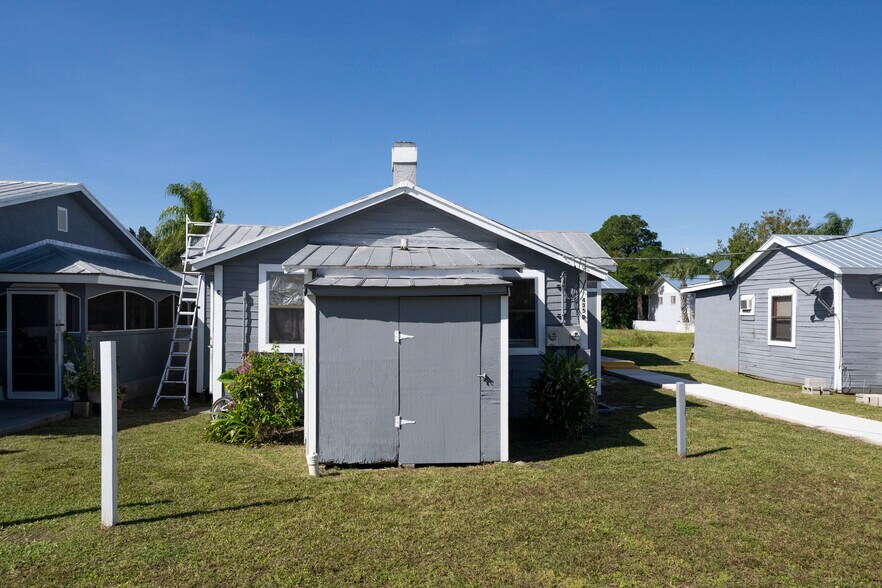 More Photos Of 433 Se Lake St, Stuart Apartments For Sale