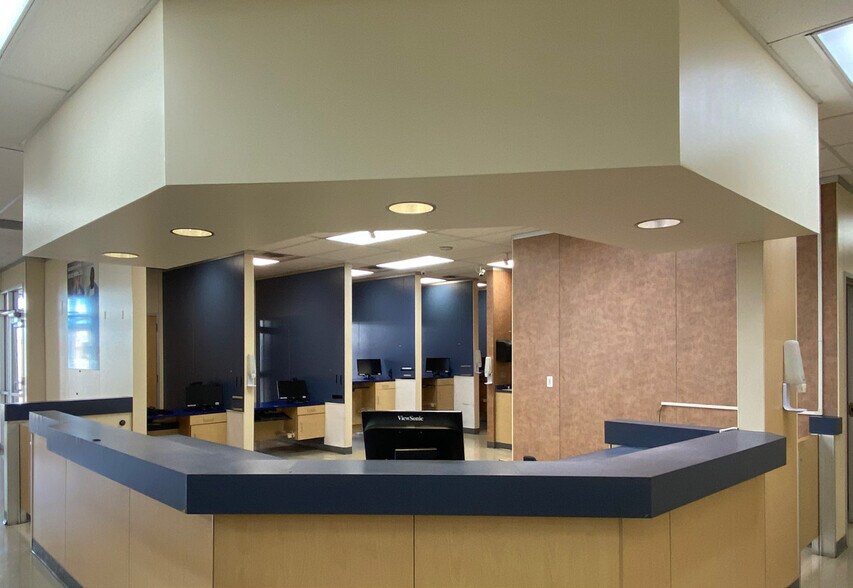 More Photos Of 690 Peoria St, Aurora Office For Lease