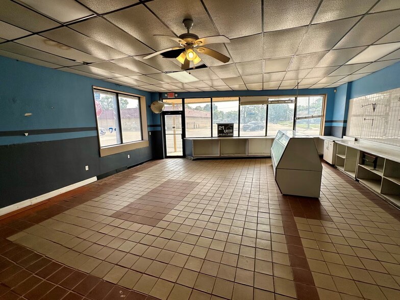 More Photos Of 24055 Van Dyke Ave, Center Line Freestanding For Sale