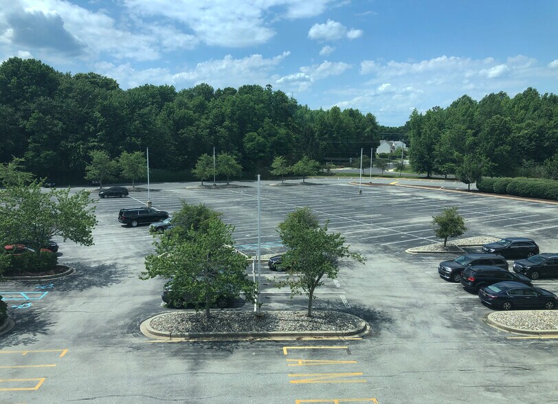 More Photos Of 100 Commerce Dr, Newark Office For Lease