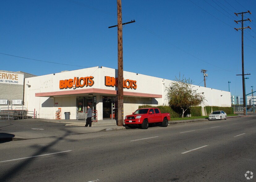 More Photos Of 5321 Vineland Ave, North Hollywood Freestanding For Lease