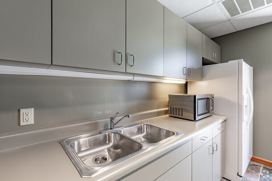More Photos Of 1580 S Main St, Boerne Medical For Lease
