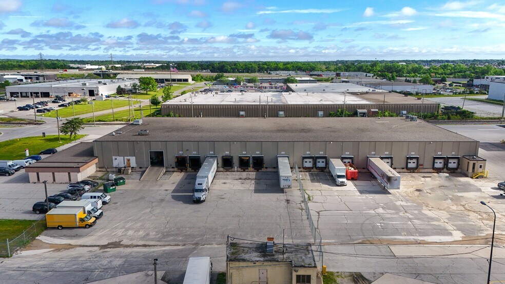 More Photos Of 4815 Executive Blvd, Fort Wayne Unknown For Lease