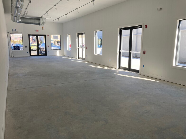 More Photos Of 459 Broadway, Westwood Restaurant For Lease