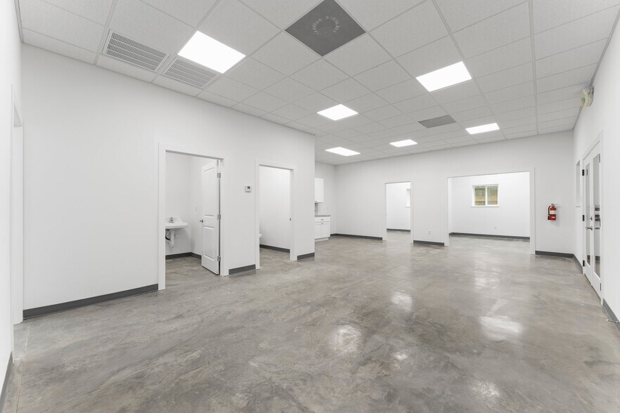 More Photos Of 810 Honea Egypt Rd., Magnolia Flex For Sale