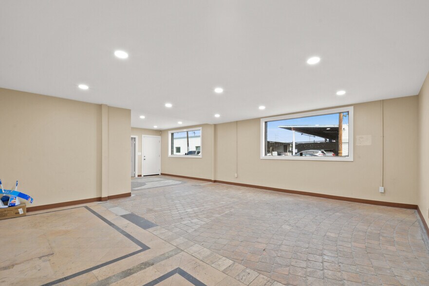More Photos Of 920-922 E Arlee Pl, Anaheim Warehouse For Sale