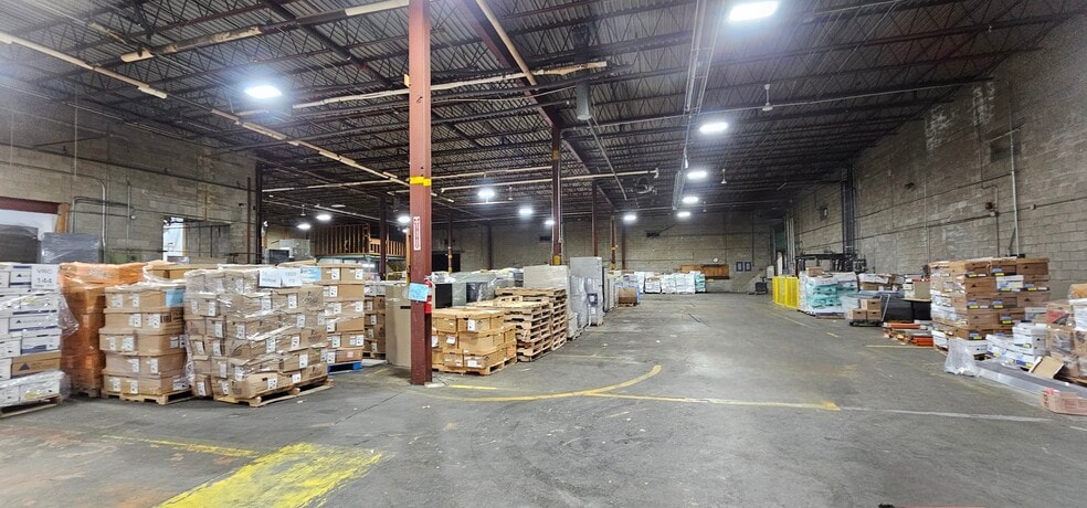 More Photos Of 1 Hampshire Dr, Milford Manufacturing For Lease