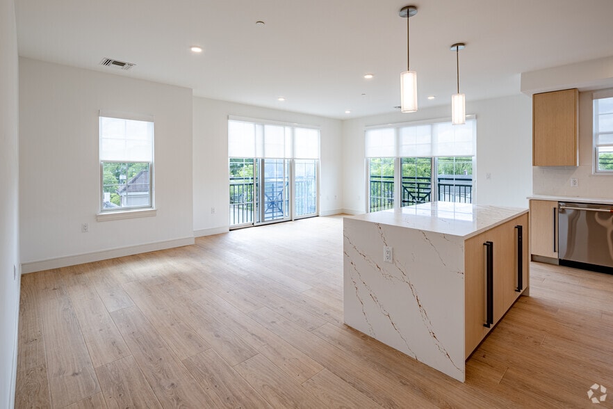 More Photos Of 545 S Livingston Ave, Livingston Apartments For Lease
