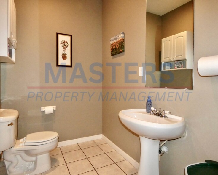 More Photos Of 836 W South Boundary St, Perrysburg Office Residential For Lease