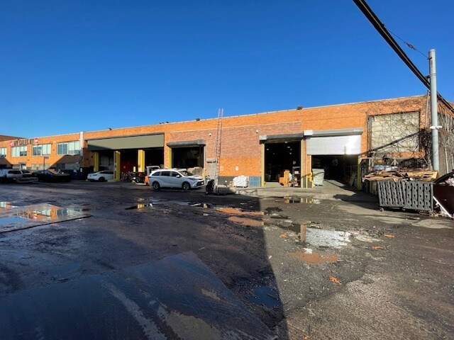 More Photos Of 75 Onderdonk Ave, Maspeth Manufacturing For Sale