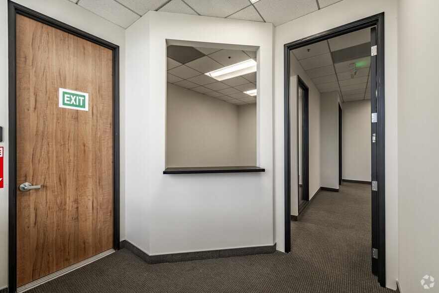 More Photos Of 6200 Canoga Ave, Woodland Hills Office For Sale