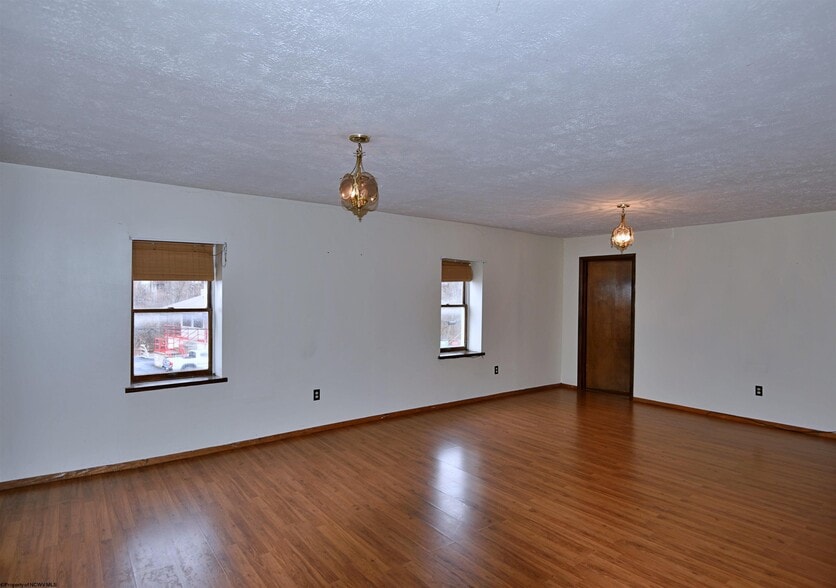 More Photos Of 104 Park Blvd, Clarksburg Restaurant For Sale