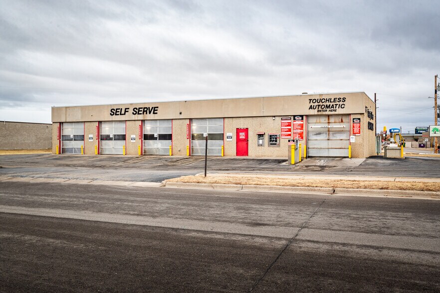 More Photos Of 581 Lester Ave, Onalaska Carwash For Sale