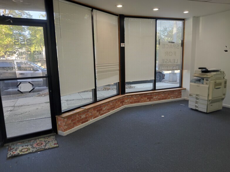 More Photos Of 351-357 W Sunrise Hwy, Freeport Storefront Retail Office For Lease