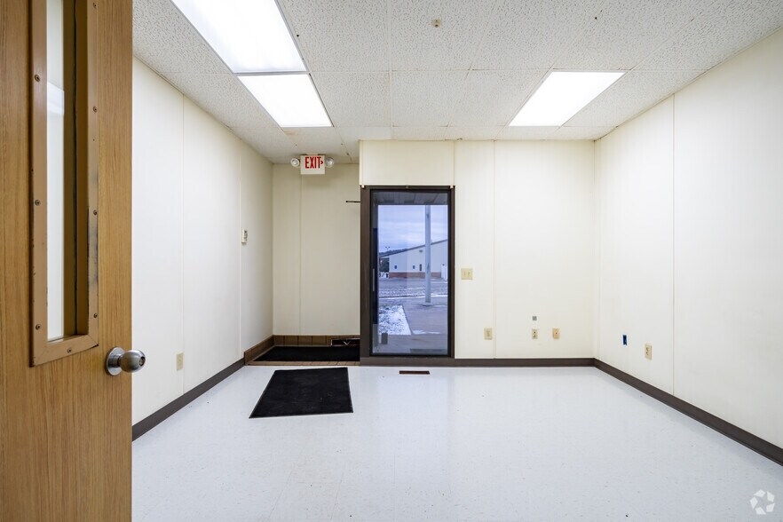 More Photos Of 651 Columbus Ave, West Branch Warehouse For Lease