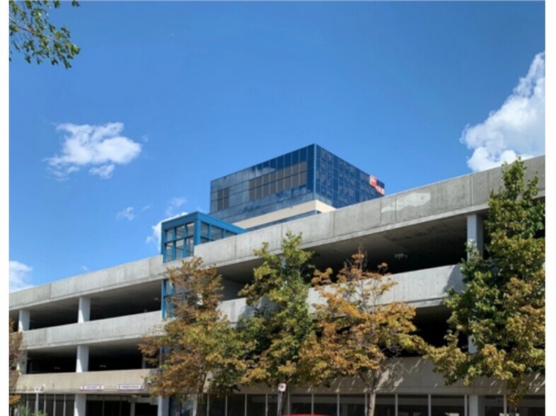 More Photos Of 1900 Albert St, Regina Office For Lease