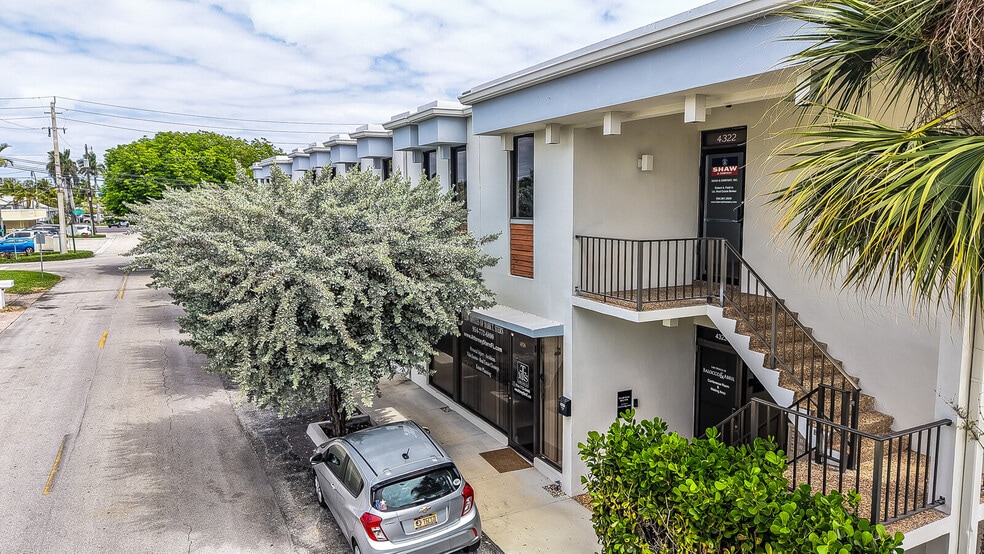 Primary Photo Of 4322-4334 E Tradewinds Ave, Lauderdale-by-the-Sea Loft Creative Space For Lease