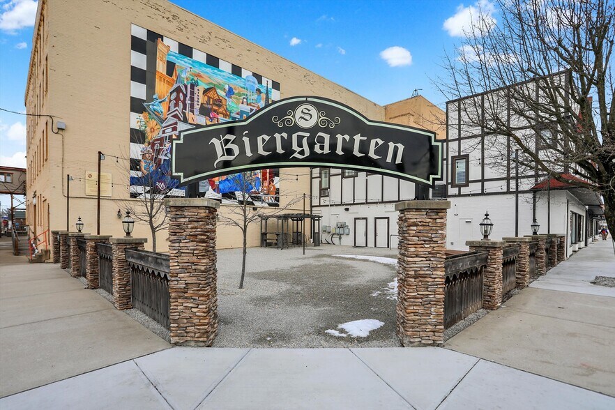 More Photos Of 35 S Main St, Batesville Warehouse For Sale