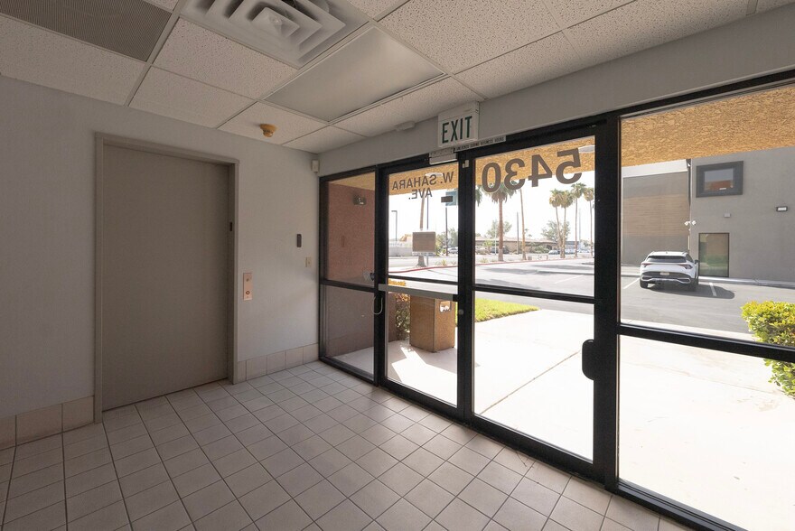 More Photos Of 5430 W Sahara Ave, Las Vegas Office For Lease