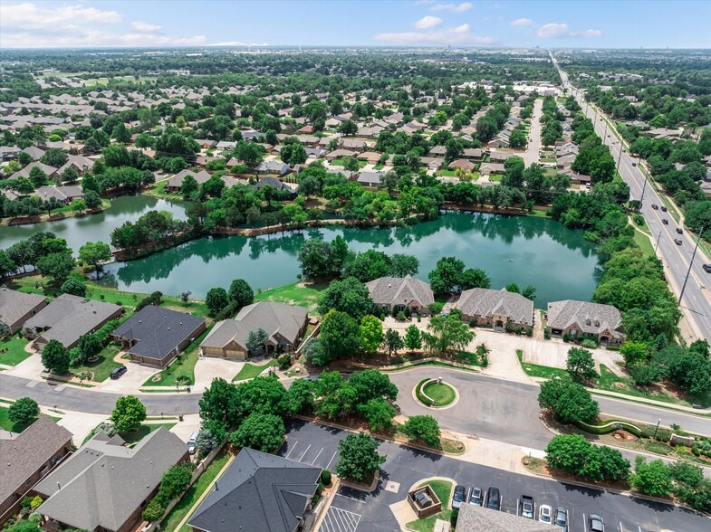 More Photos Of 2224 Bridgeview Blvd, Edmond Office For Sale
