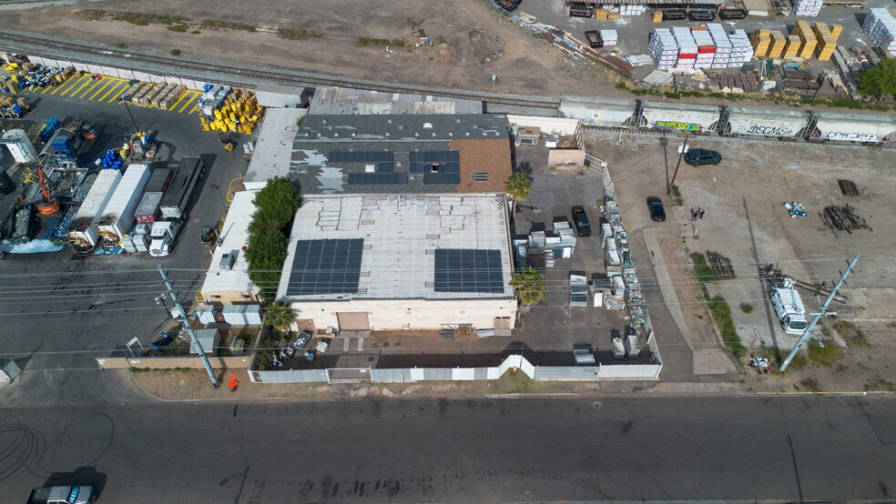 More Photos Of 1302 W Lincoln St, Phoenix Warehouse For Sale