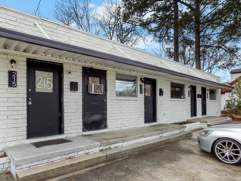 More Photos Of 215-221 W Bassett St, Rocky Mount Freestanding For Sale