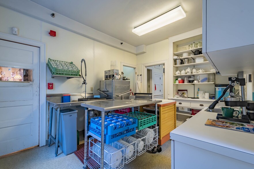 More Photos Of 7505 Saltsburg Rd, Pittsburgh Restaurant For Sale