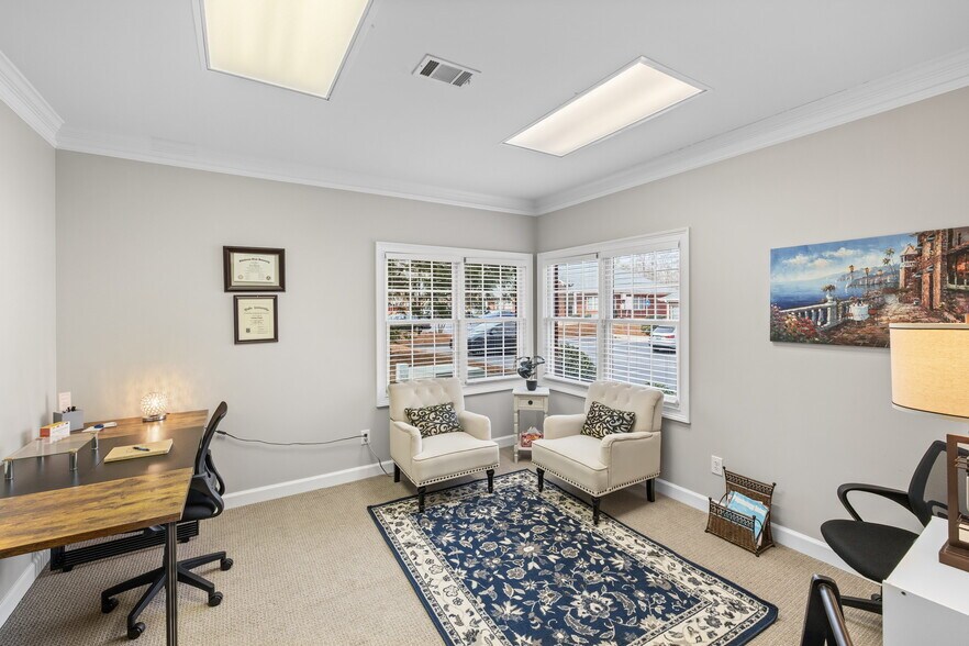 More Photos Of 555 Sun Valley Dr, Roswell Office For Lease