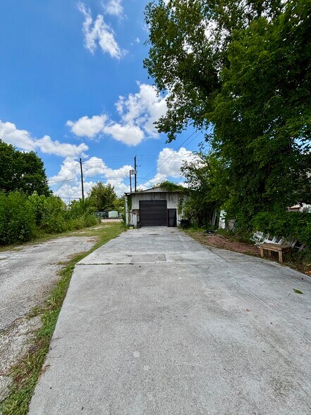 More Photos Of 6535-6639 Harrisburg Blvd, Houston Storefront For Sale