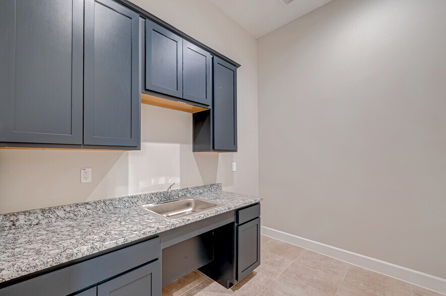 More Photos Of 4220 Cartwright Rd, Missouri City Medical For Lease