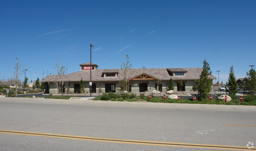 More Photos Of 853 Auto Center Dr, Palmdale Unknown For Lease