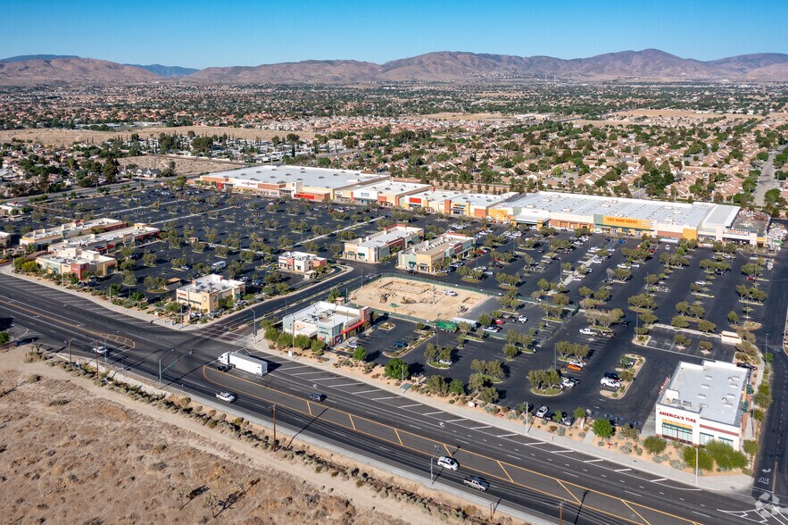 More Photos Of 38107-38215 47th St E, Palmdale Storefront For Lease