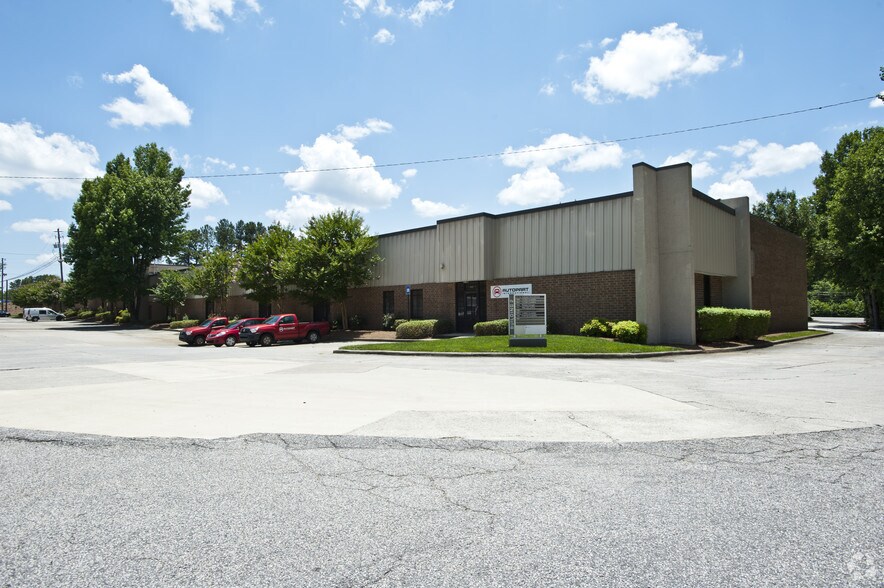 More Photos Of 1097-1121 Cobb Pky S, Marietta Warehouse For Lease