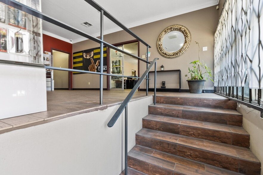 More Photos Of 6310 Corsair St, Commerce Manufacturing For Sale