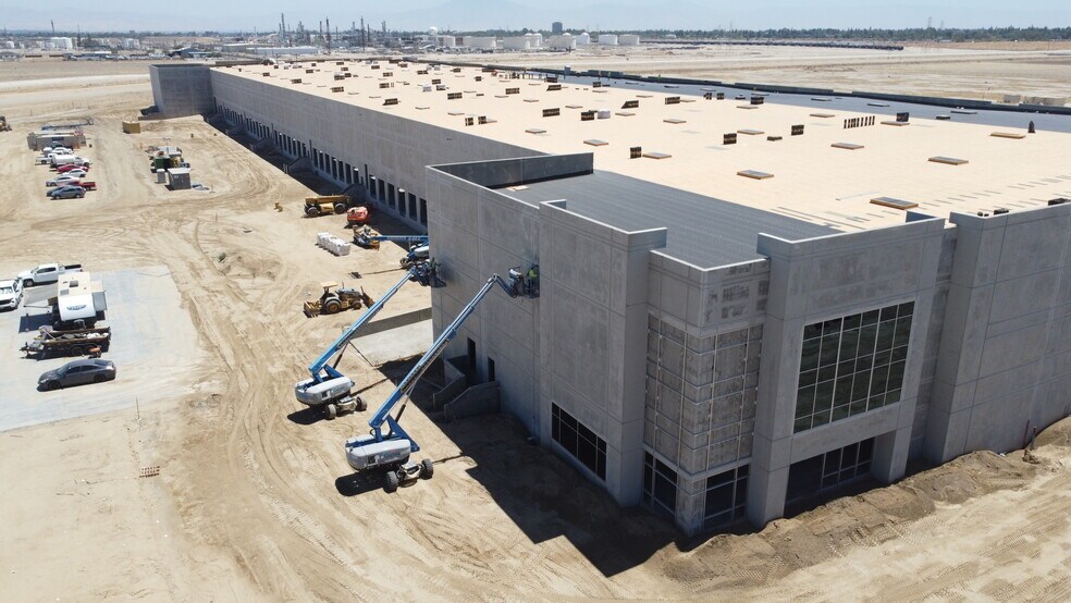 More Photos Of 2152 Coffee Rd, Bakersfield Distribution For Lease
