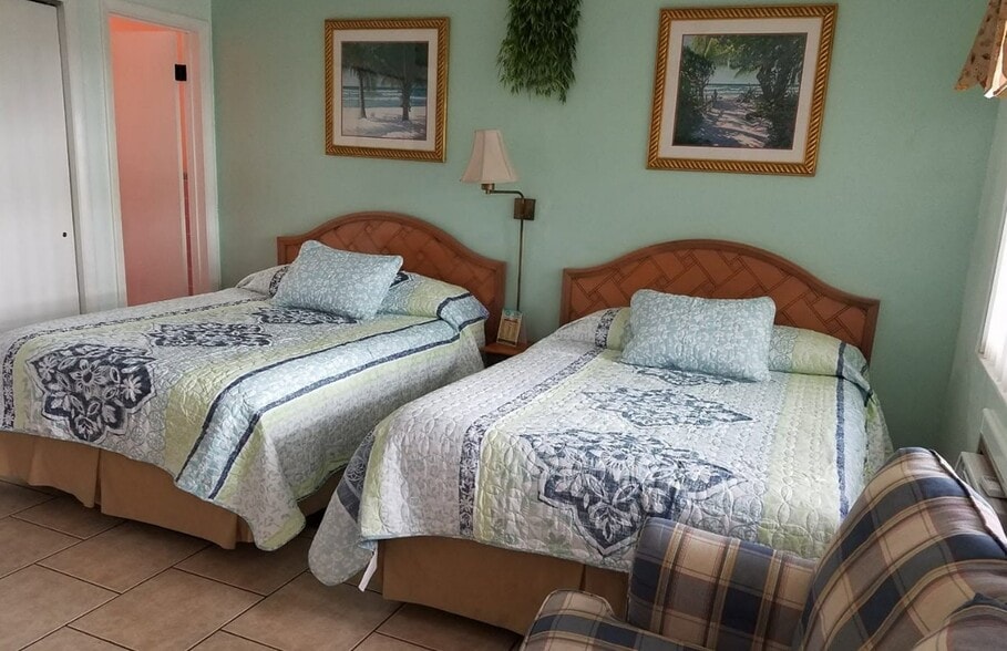 More Photos Of 415 Hamden Dr, Clearwater Beach Hotel For Sale