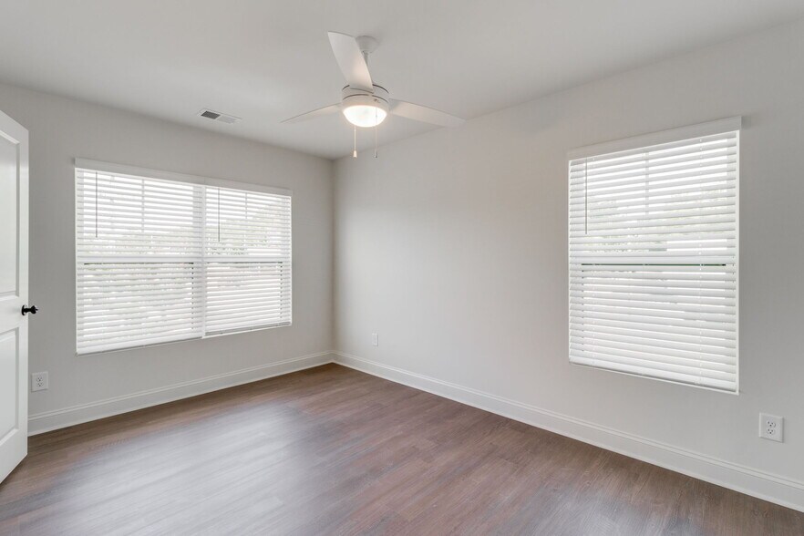 More Photos Of 402 S Saluda Ave, Columbia Apartments For Sale