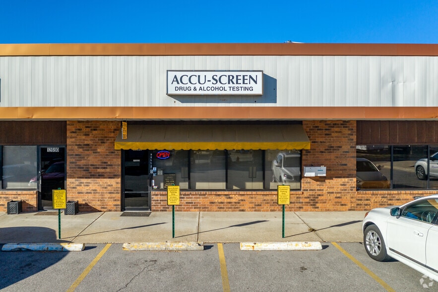 More Photos Of 12674-12710 Shawnee Mission Pky, Shawnee Unknown For Lease