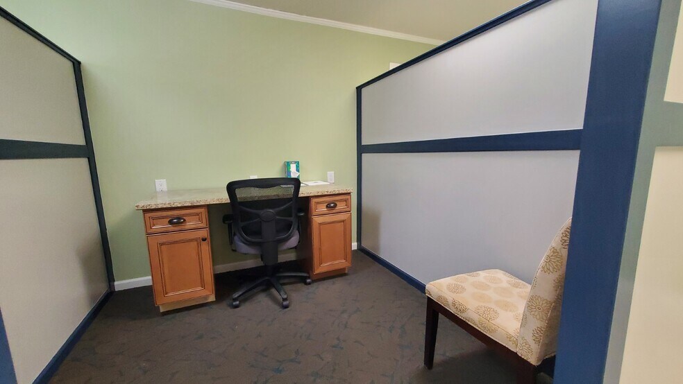 More Photos Of 223 W Wine Country Rd, Grandview Office For Sale