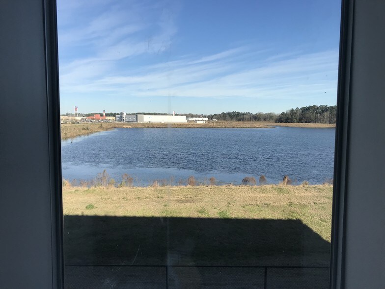 More Photos Of 128 Pipemakers Cir, Pooler Light Distribution For Lease