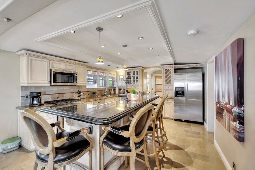 More Photos Of 150 Cress St, Laguna Beach Apartments For Sale