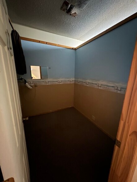 More Photos Of 28 Mullin Hill Rd, Spruce Pine Flex For Sale